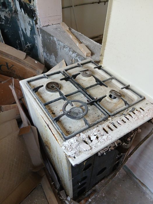 Продаю газ плиту