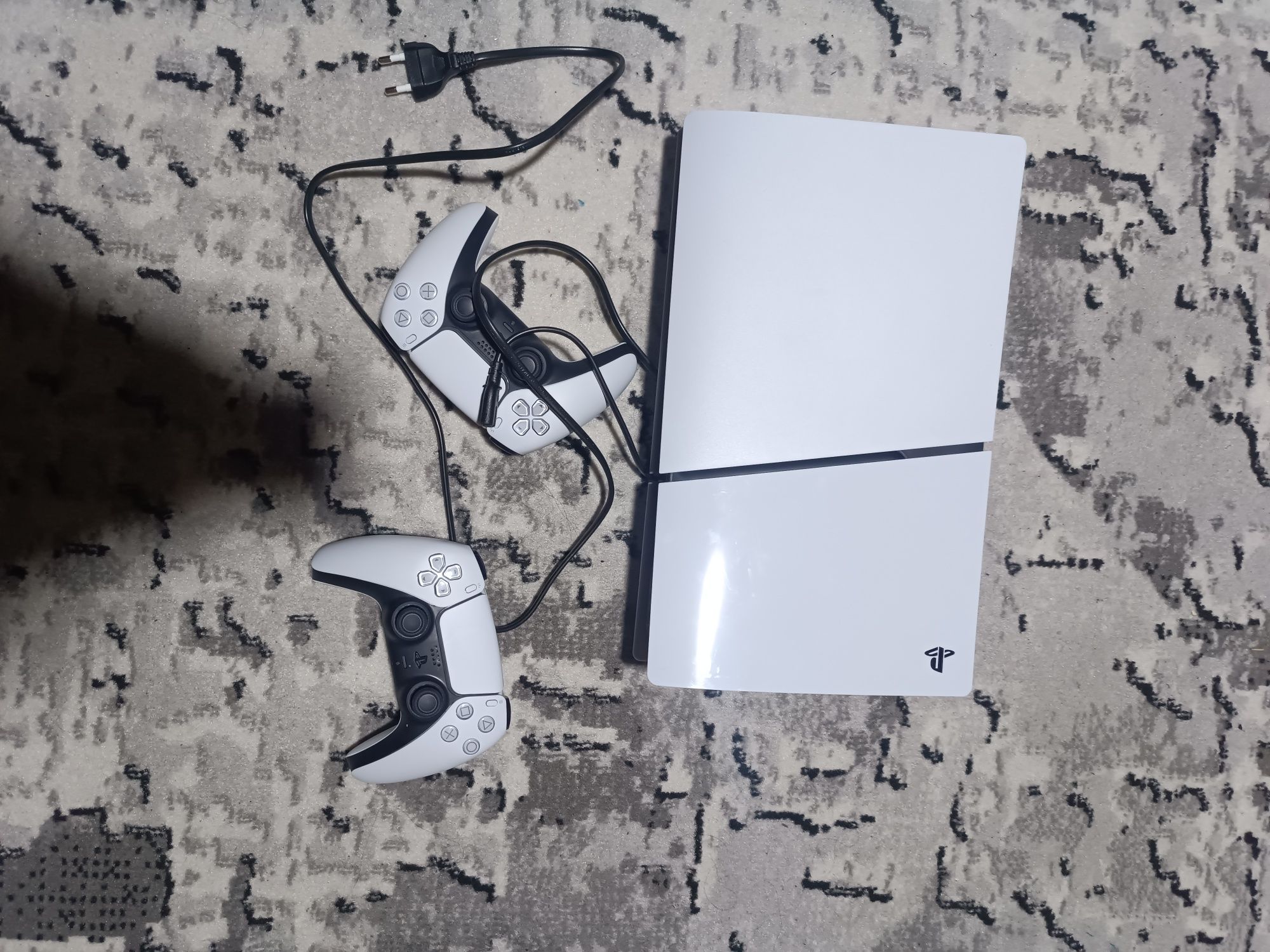 Sotiladi Play Station 5