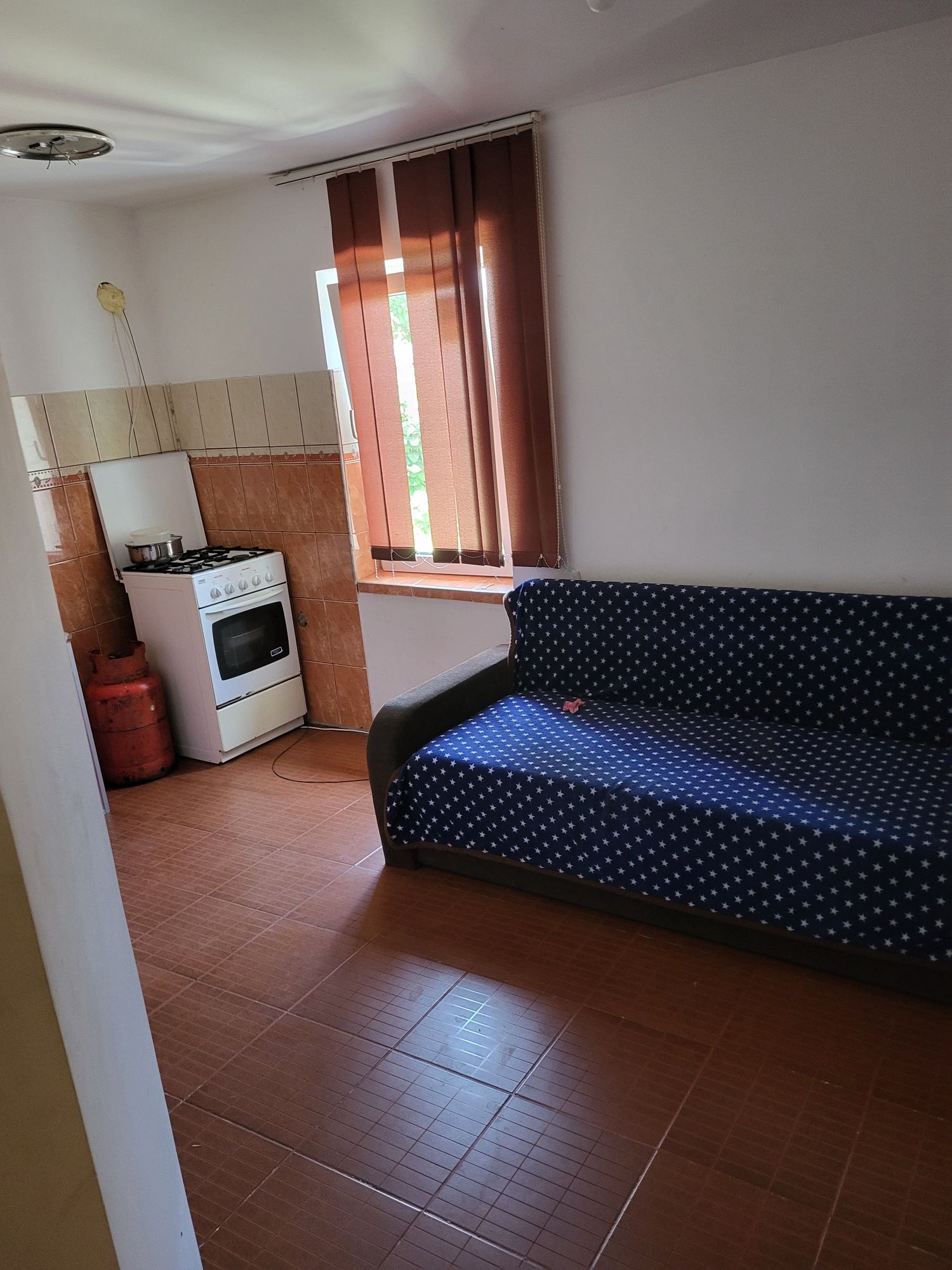Casă de închiriat