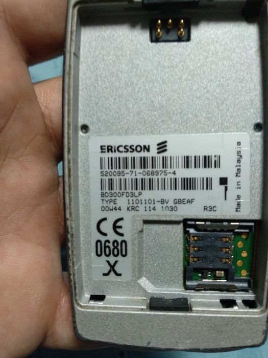 Vând sony Ericsson t28s fara acumulator