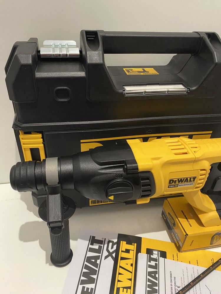 Перфоратор DeWALT DCH133NT 18V XR Brushless / Безчетков 2,6j + Куфар