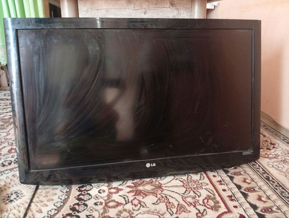 Продам телевизор LG