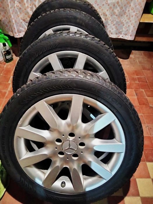 продам зимние шипованные, липучки и летние б/у шины