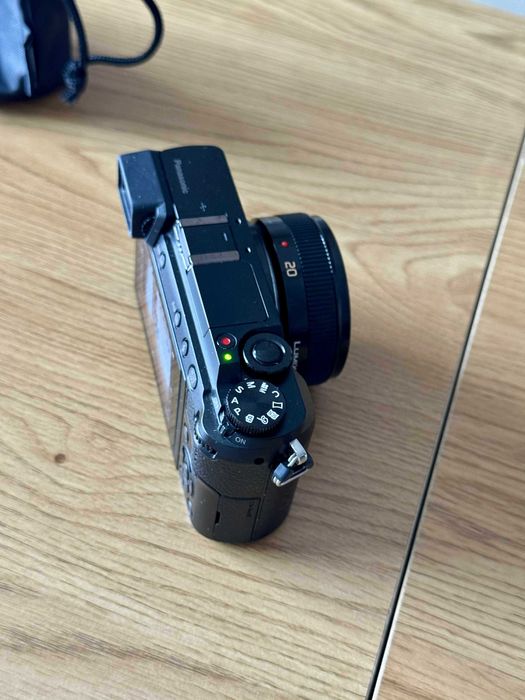 Panasonic Lumix DMC-GX80 + obiectiv Lumix G Pancake 20mm f/1.7