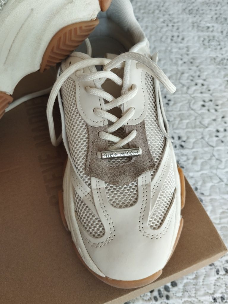 Steve Madden сникърси най-актуалният модел