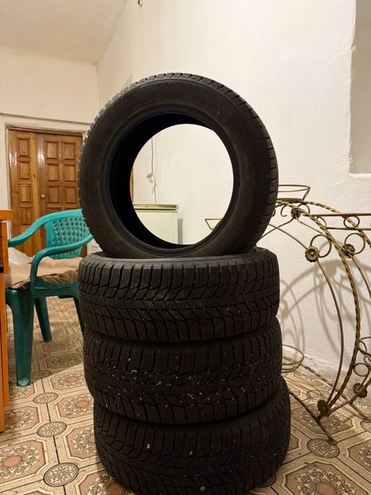 Зимняя резина Triangle 205/55 R16  состояние новое