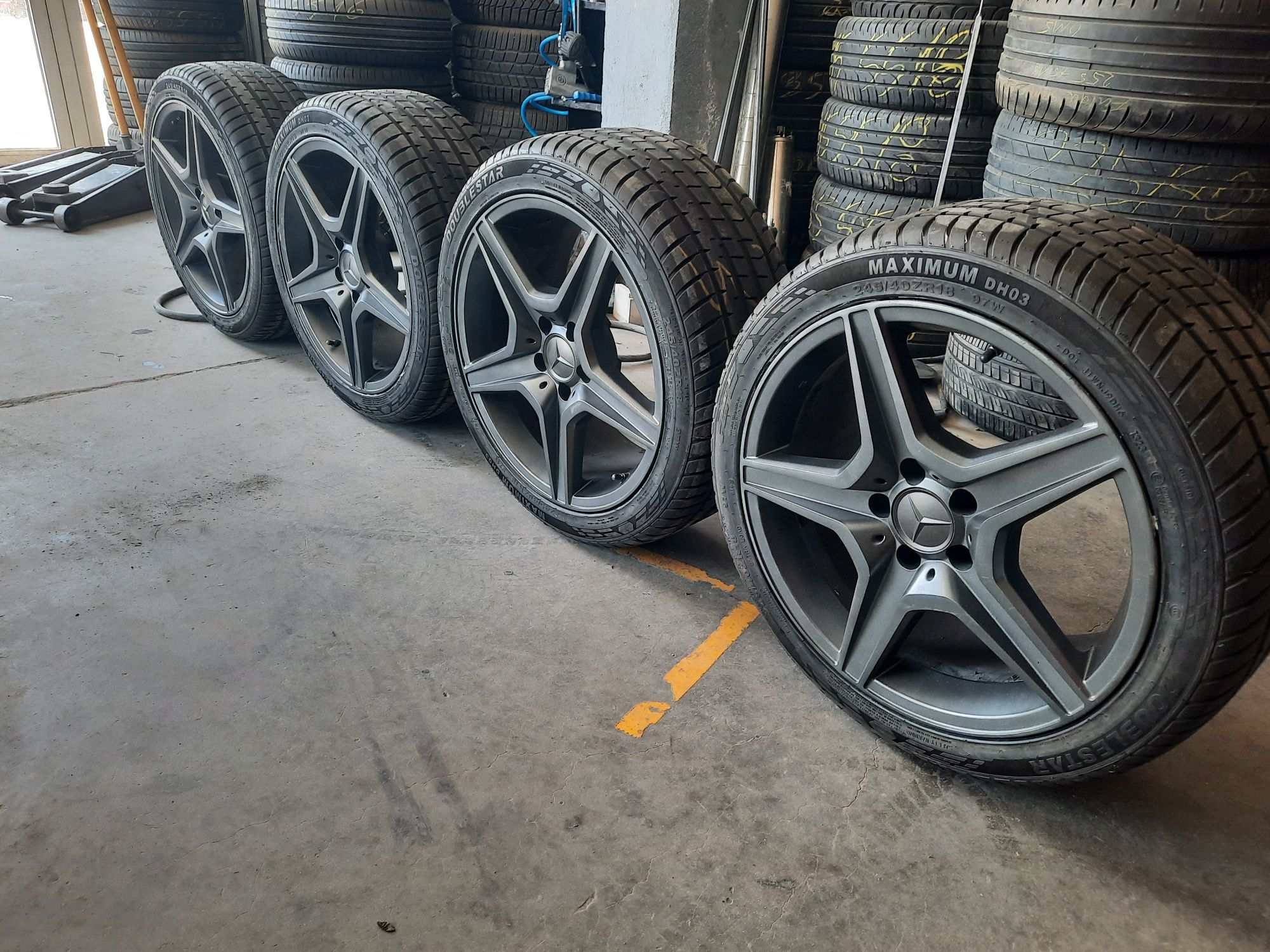 18ц . Mercedes Benz