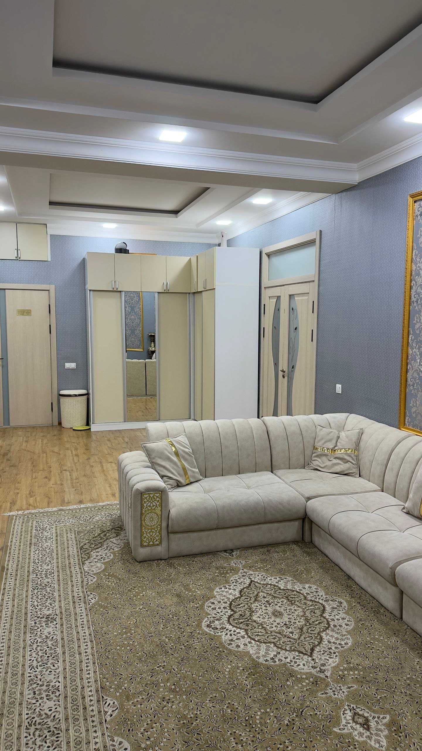 Продам 3х комнатную 160м2 + парковка новостройка ул Ипакчи