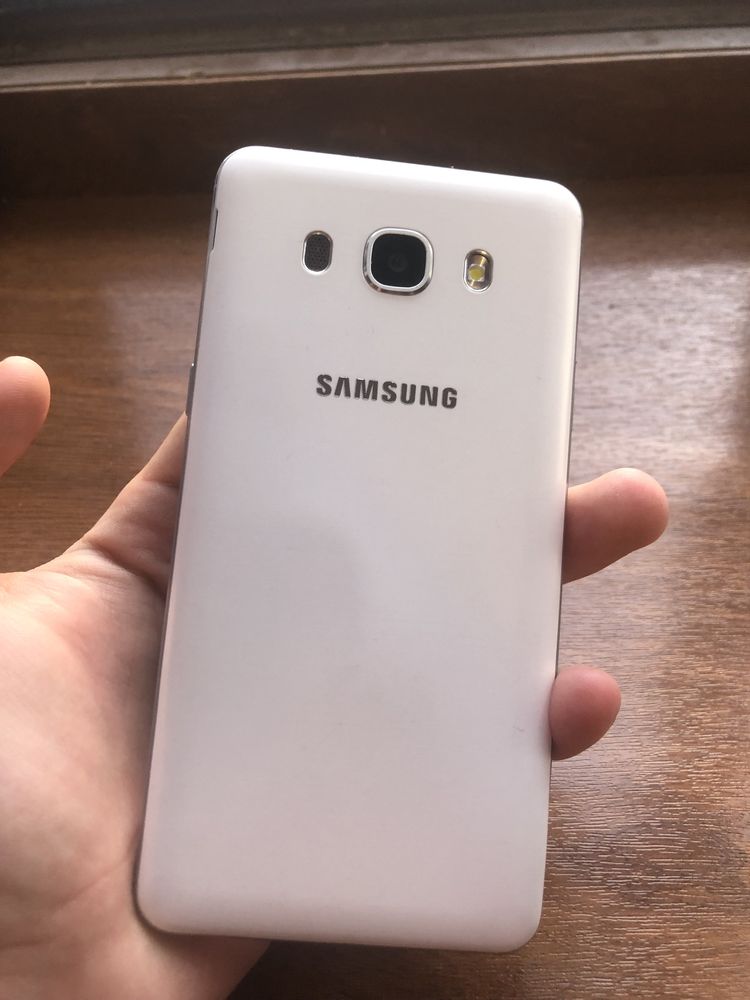 Samsung J5 (2016)