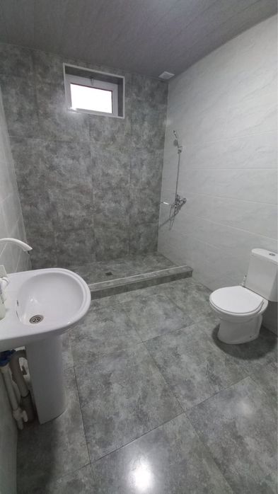 Uchastka  orientr food city Yangı Qoyliq bozor