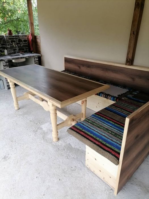 Мебели за дома и градината.