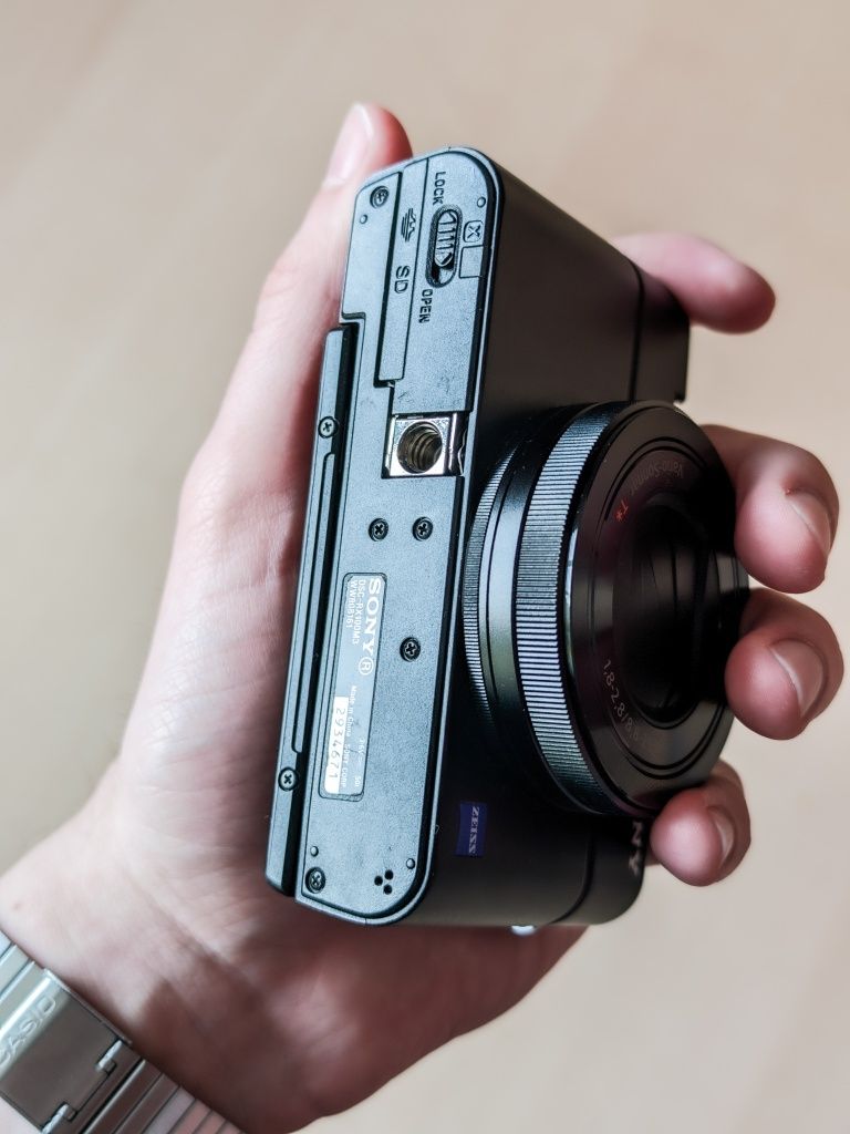 Sony RX100 Mark III (Комплект)