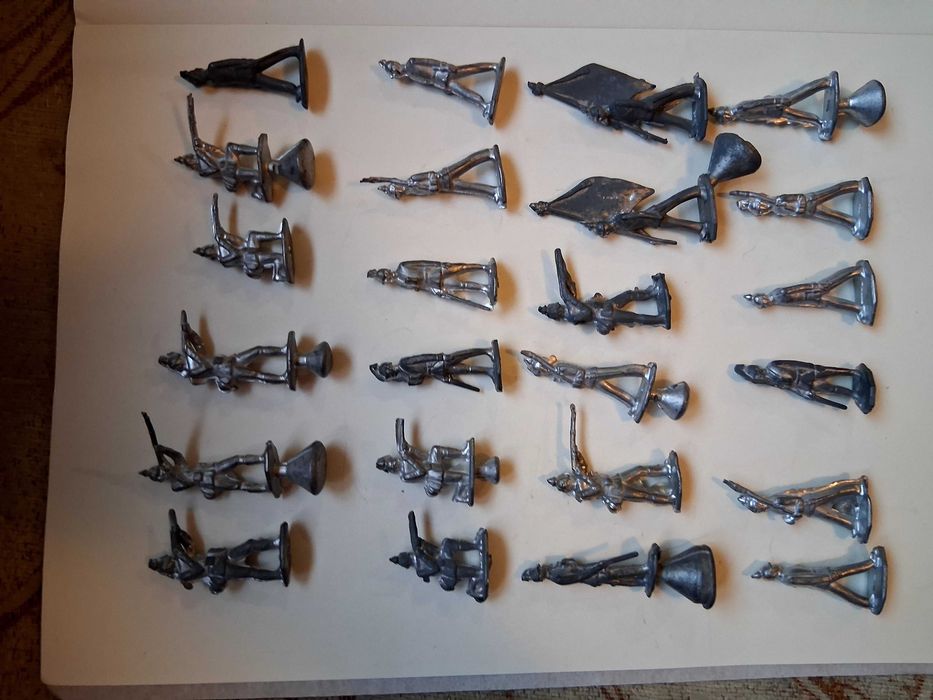 Оловни войници  .