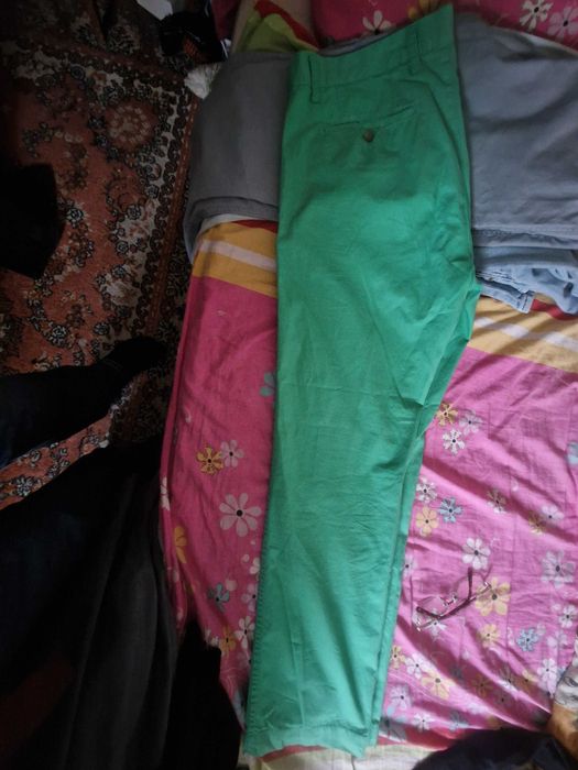 Pantaloni pentru barbati