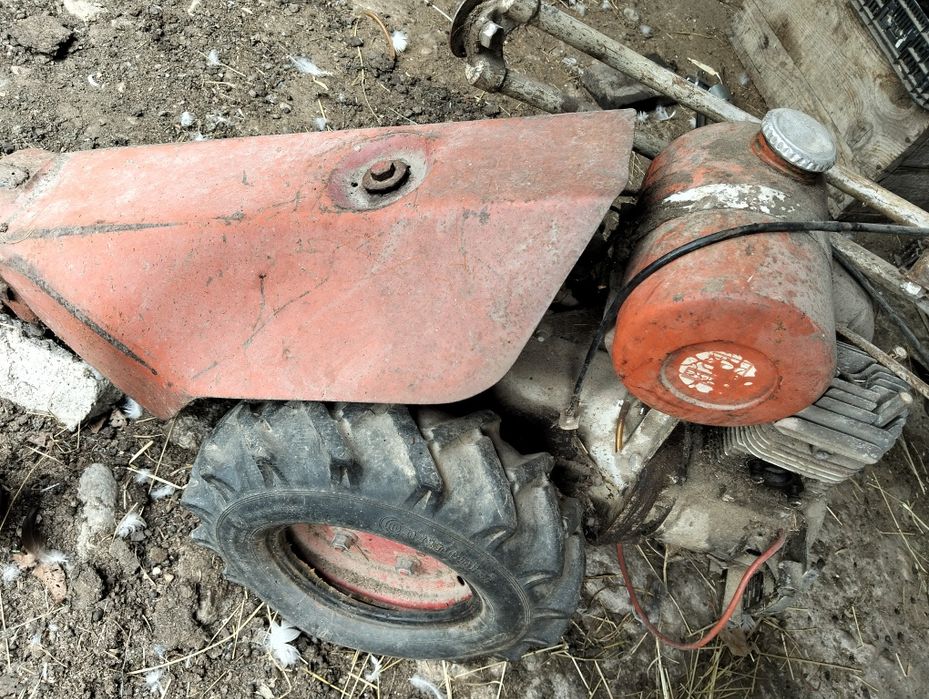 Vând cositoare Agria 2300R și alta pentru piese