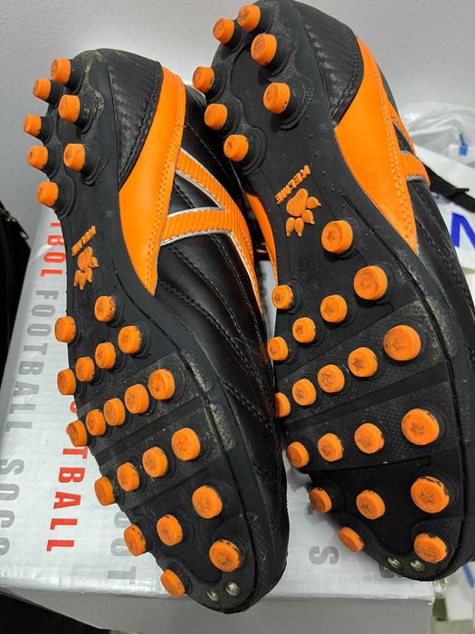 Ghete cu crampoane pentru fotbal KELME