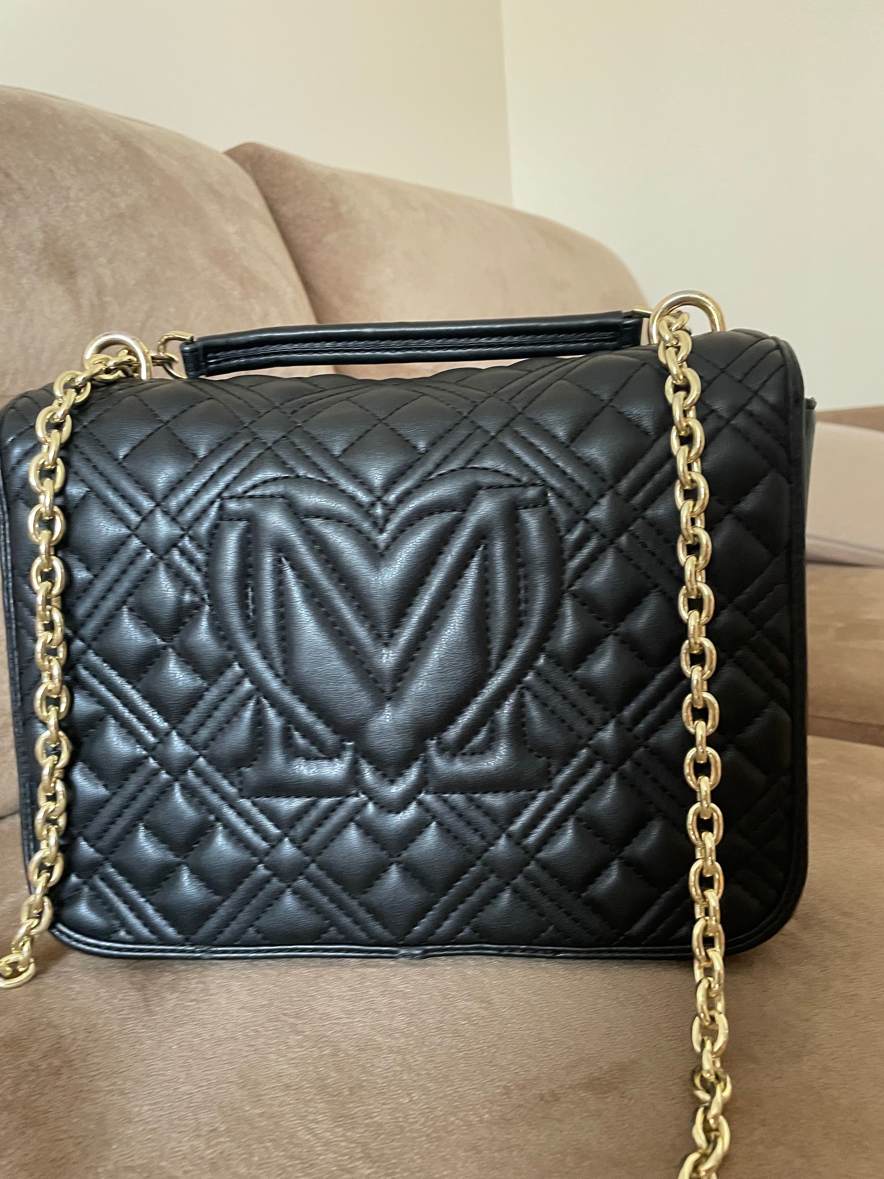 Оригинална чанта на Love Moschino