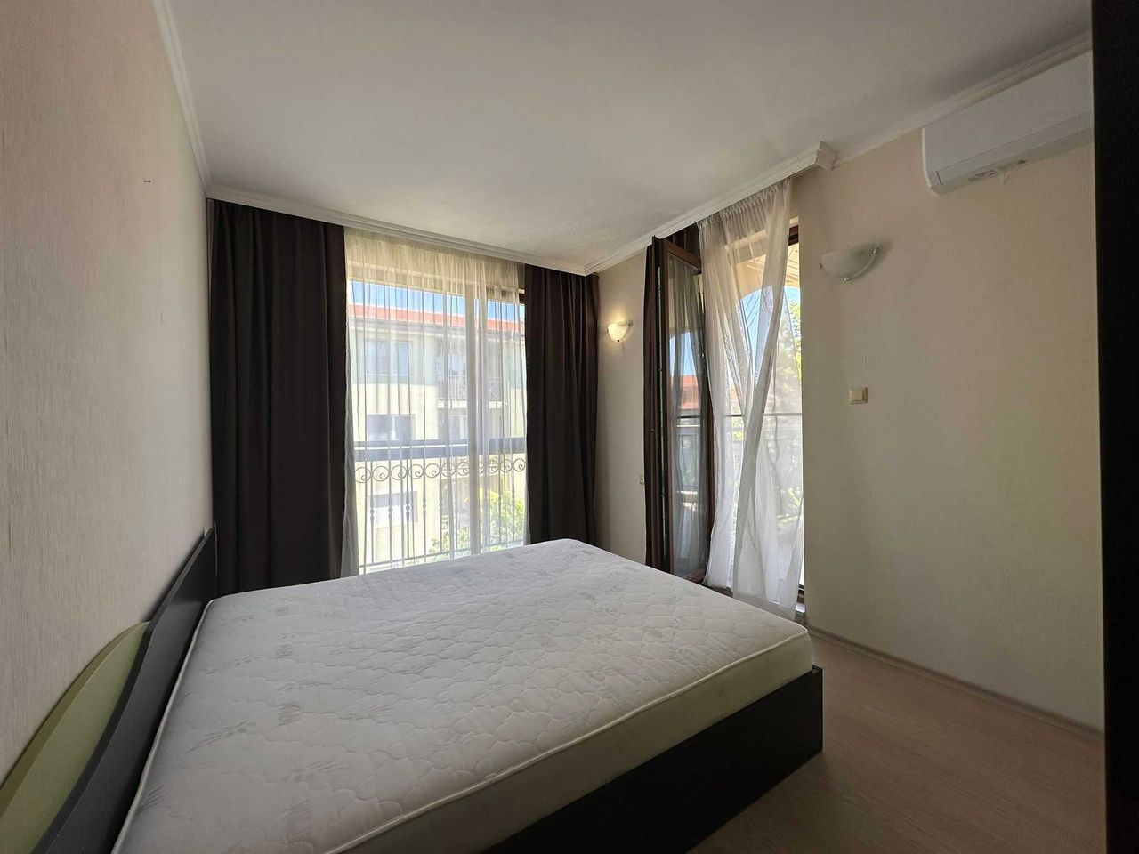Продава се Тристаен апартамент в к.к. Слънчев бряг - 90 кв.м за 1389 €/кв.м - Снимка #4