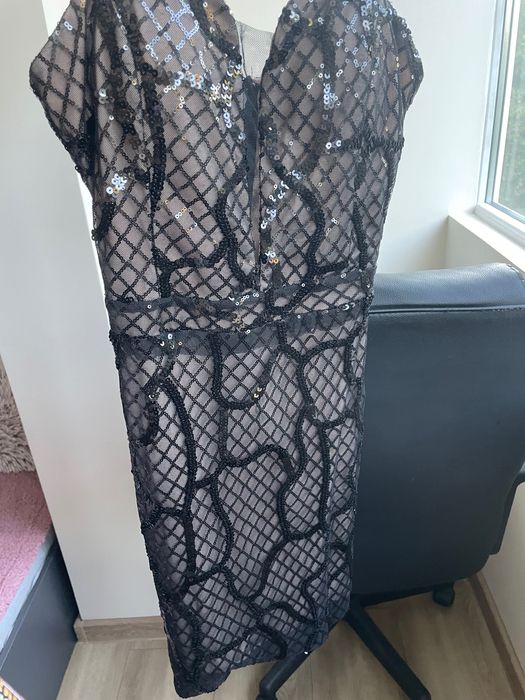 Официална черна рокля