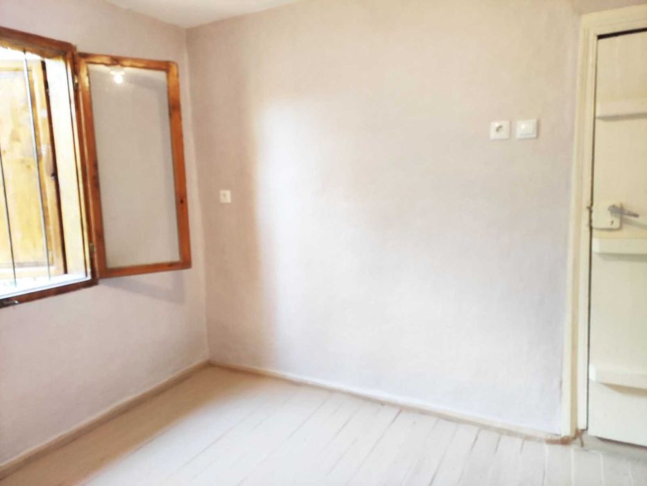 Продава се Къща в с. Смиловци, Област Габрово - 85 кв.м за 433 €/кв.м - Снимка #12