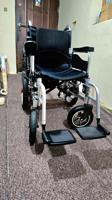 Carut electric pliabil pentru persoane cu dizabilități sau handicap