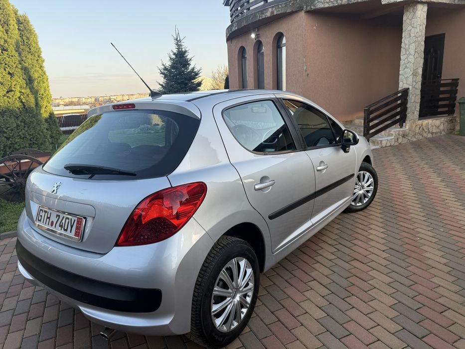 PEUGEOT 207 1.4i* 95cp* 2010* Impecabil!!!