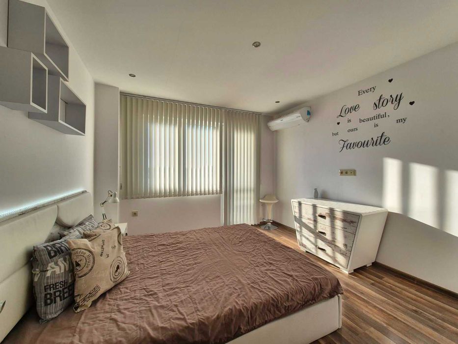 Продава се Тристаен апартамент в Русе, Център - 90 кв.м за 2212 €/кв.м - Снимка #7