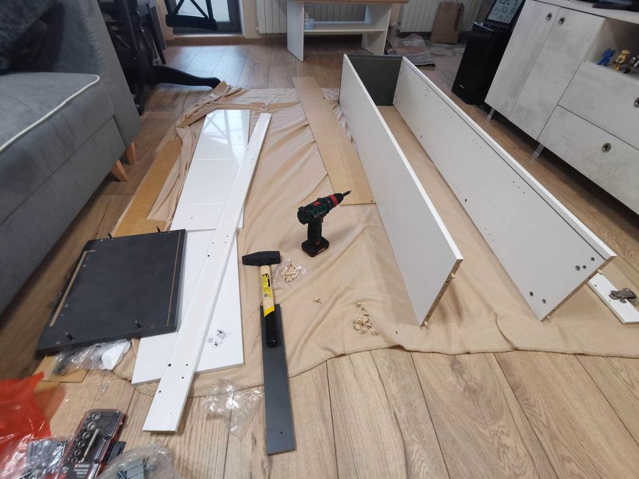 Сглобяване/монтаж на мебели (монтаж, демонтаж и транспорт)