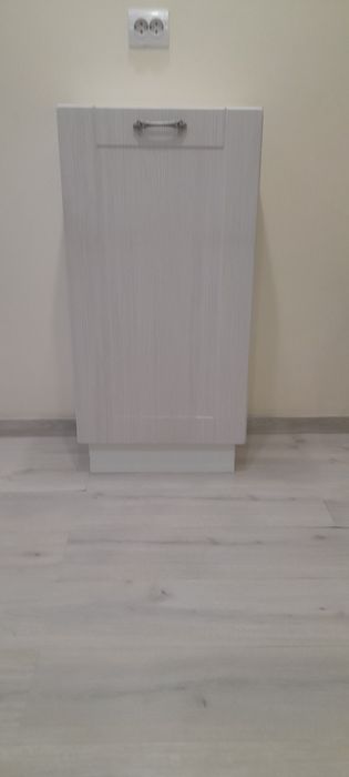 Продам тумбу. Почти новая.