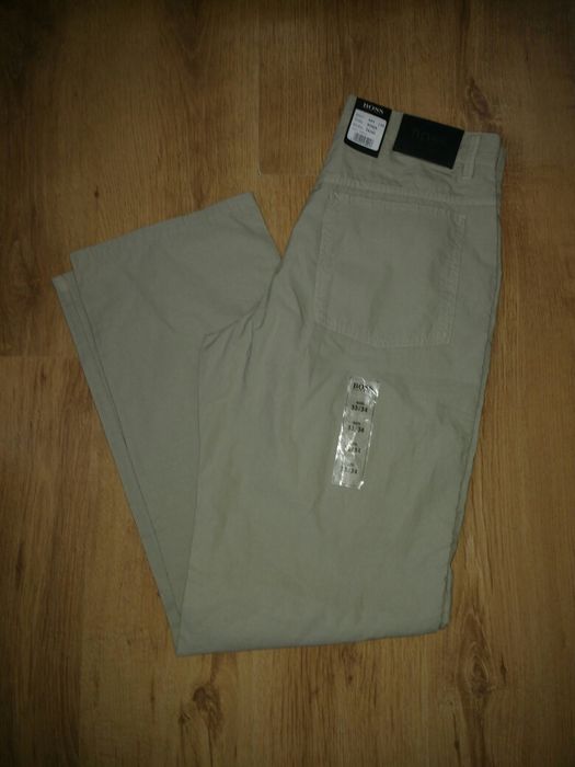 Pantaloni Hugo Boss mărimea 33 x 34