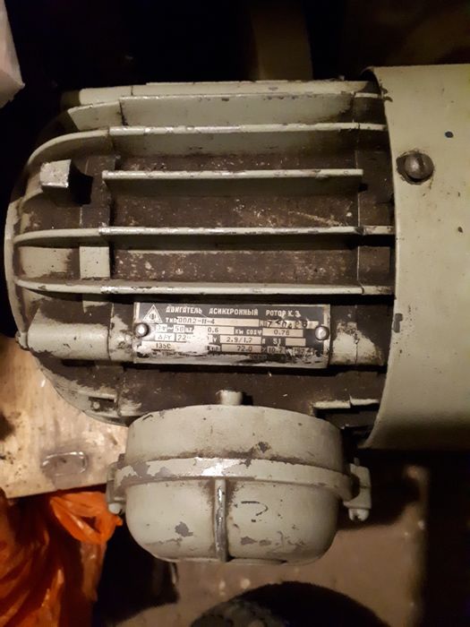 Продаю двигатель асинхронный