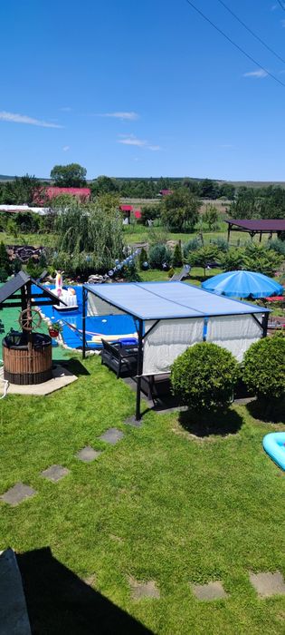 LOC de JOACĂ in aer liber și PISCINĂ