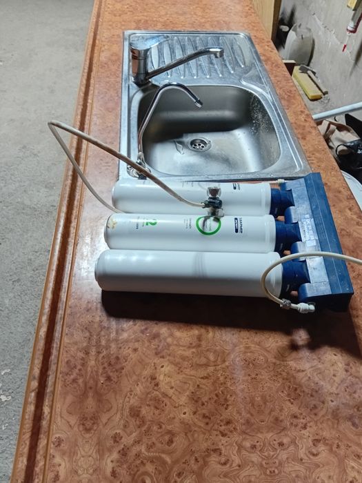 Раковина, кран, фильтр в сборе