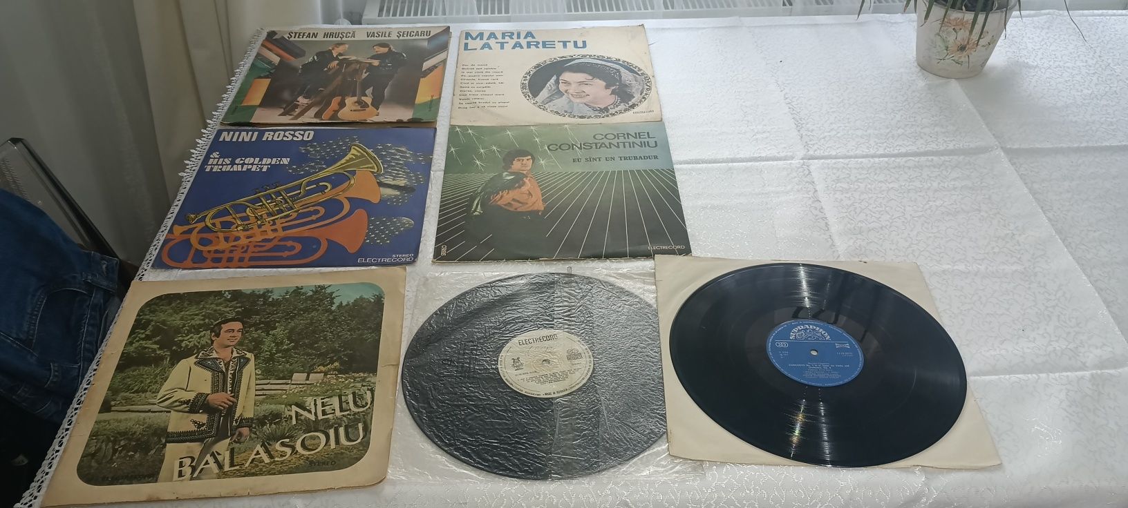 Vând placi de Vinil 60 buc 300lei