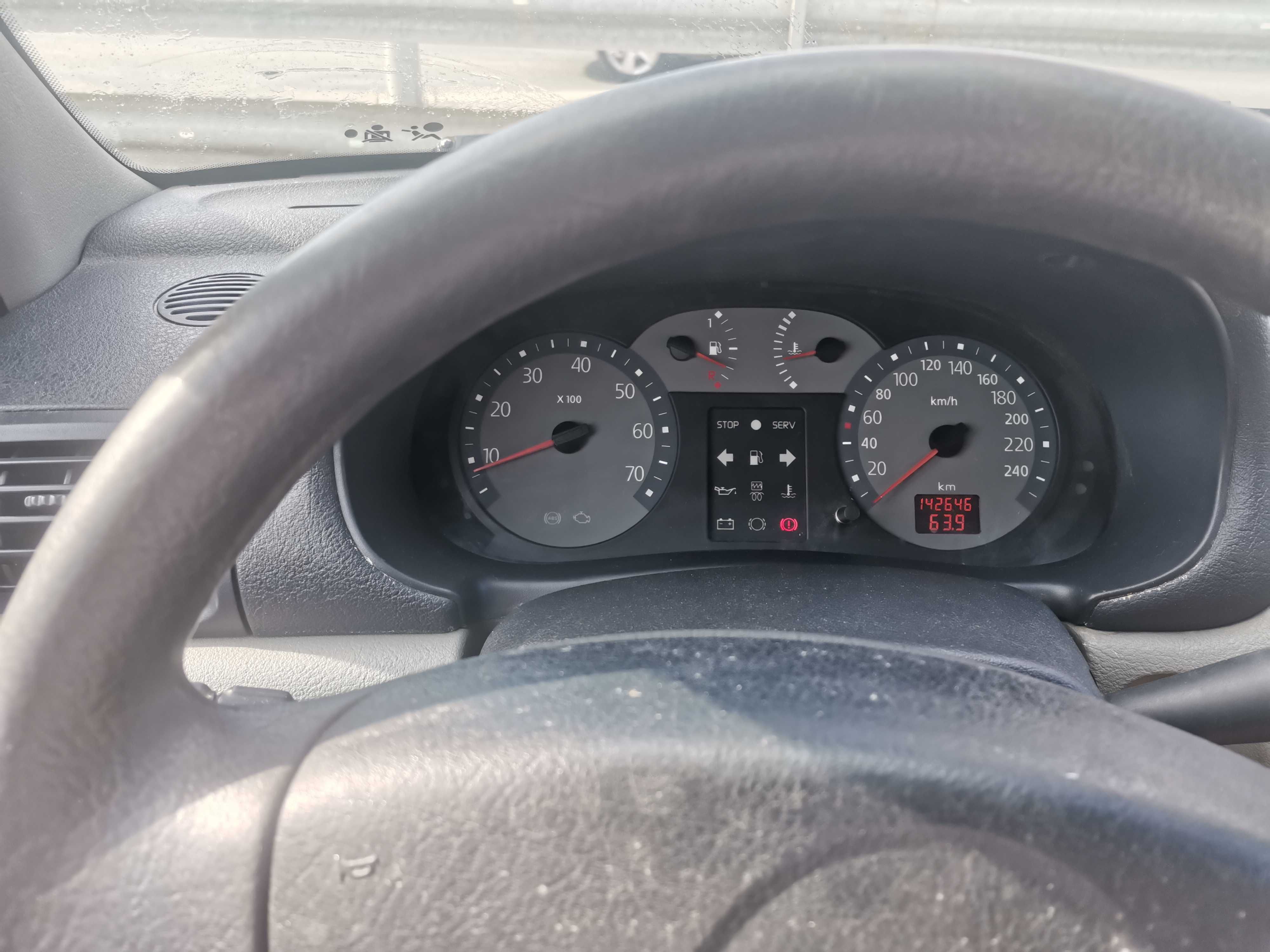 Vand Renault Clio an 2004, 142.600 km
