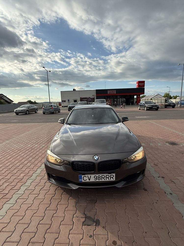 Vând BMW seria 3 F30 318d