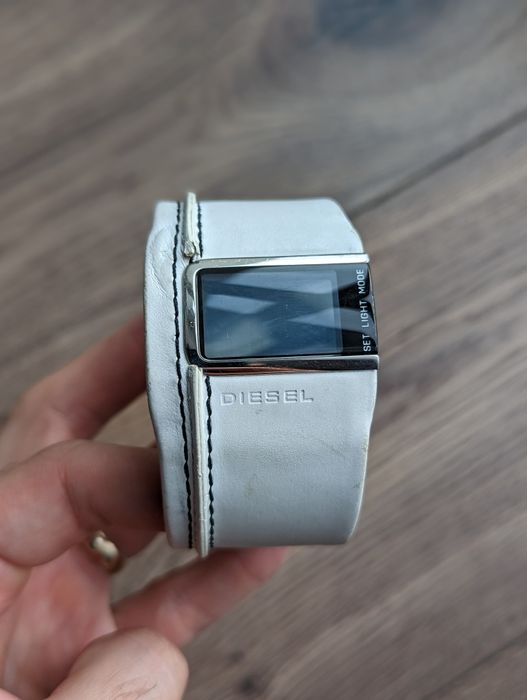 Оригинален часовник Diesel бял гривна