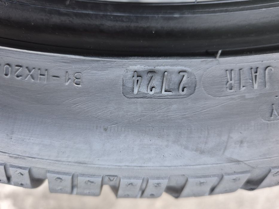 235 40 19 Anvelope de iarnă Dunlop Dot 27.24