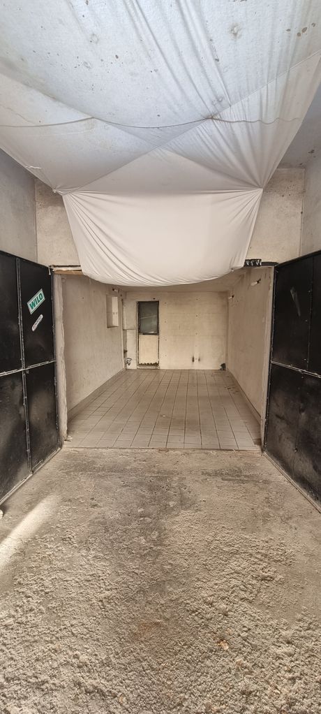 Дава се под наем Гараж / Паркомясто в Пловдив, Мараша - 35 кв.м за 102 € - Снимка #2