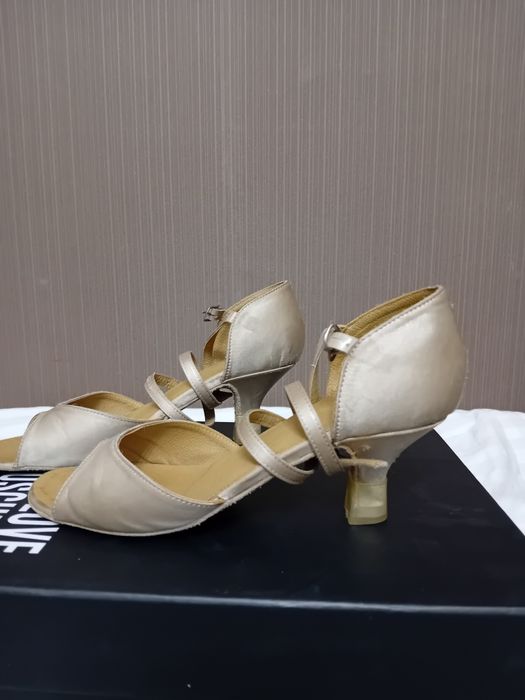 Кожени,висококачествени обувки за спортни танци