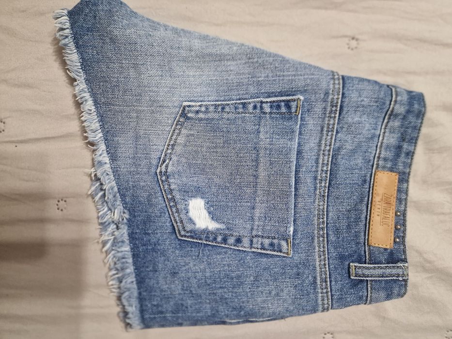 Pantaloni scurți zara