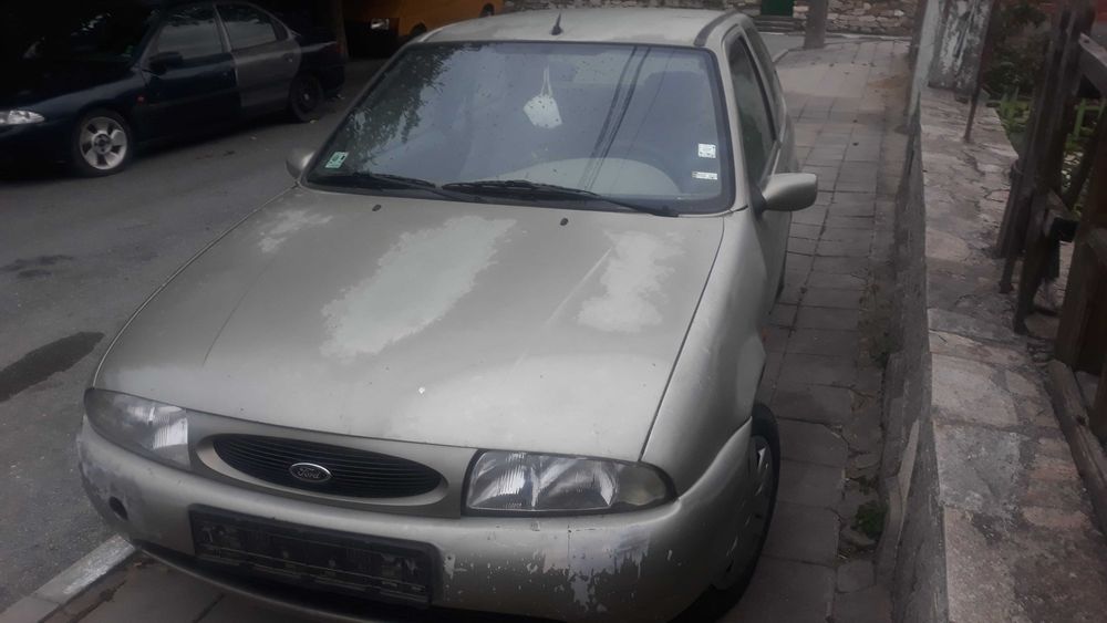 Форд  фиеста  бензин