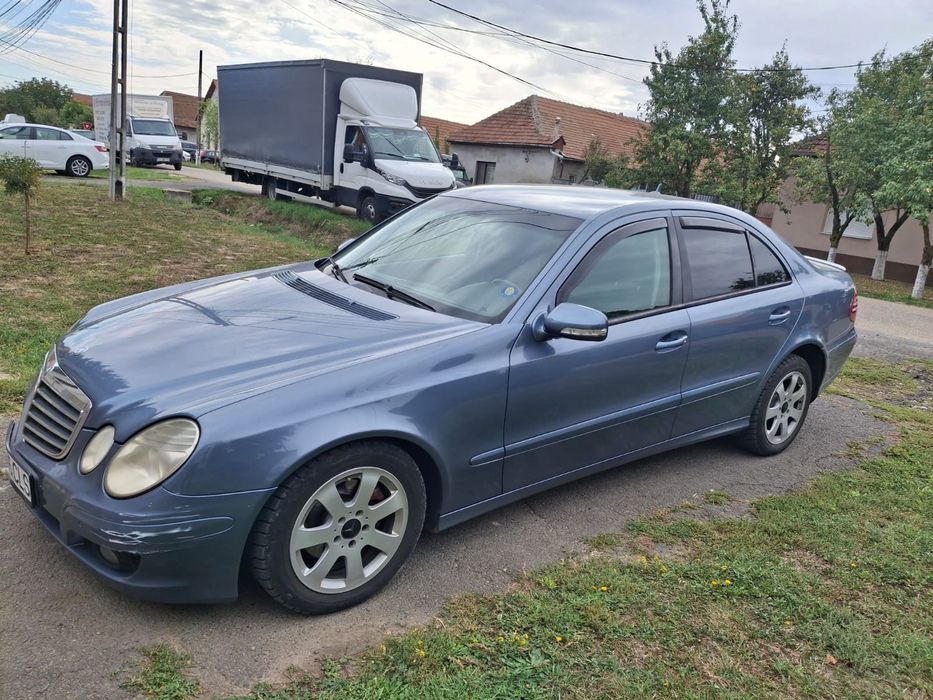 Vând E Class 2,2 CDI 2007 facelift cutie manuală.
