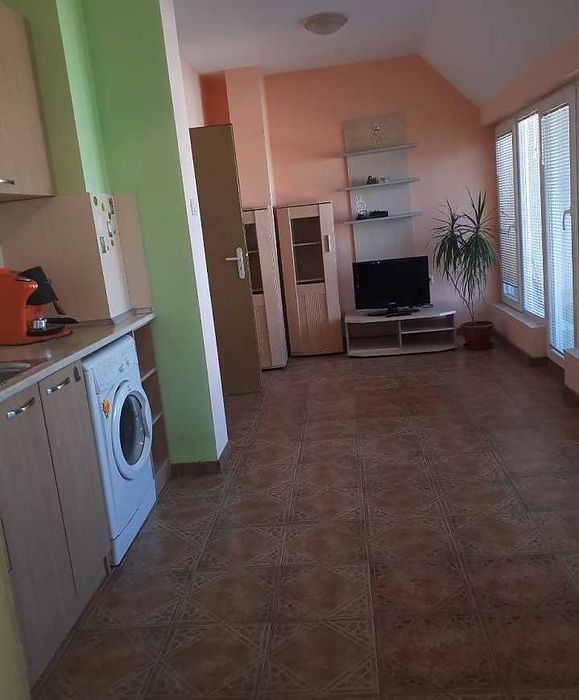 Дава се под наем Едностаен апартамент в Бургас, Меден рудник - зона А - 57 кв.м за 150 € - Снимка #3