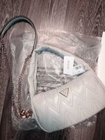 Дамска чанта Guess нова колекция тренд модел къса и дълга дръжка