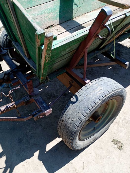 Vând căruță ieftină  sau schimb cu purcei, sau porc