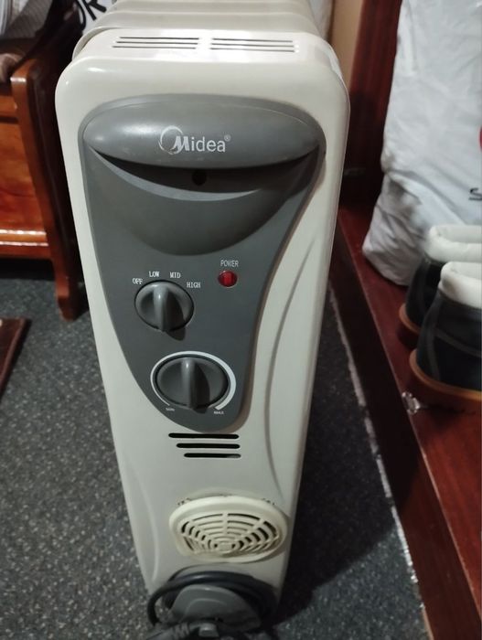 Масляный обогреватель Midea — 13 секций — 2400W + вентилятор