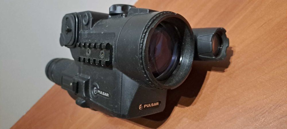 Nightvision Pulsar DN55 /DFA75 functionare perfectă cu multe accesorii