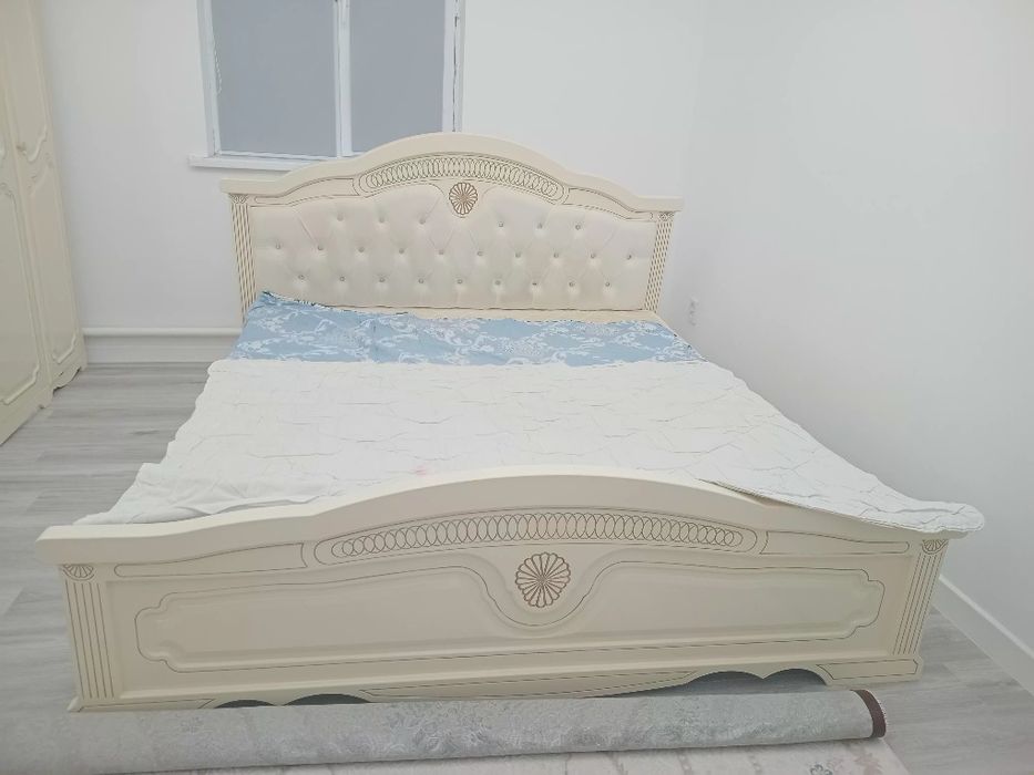 Двуспальный кровать