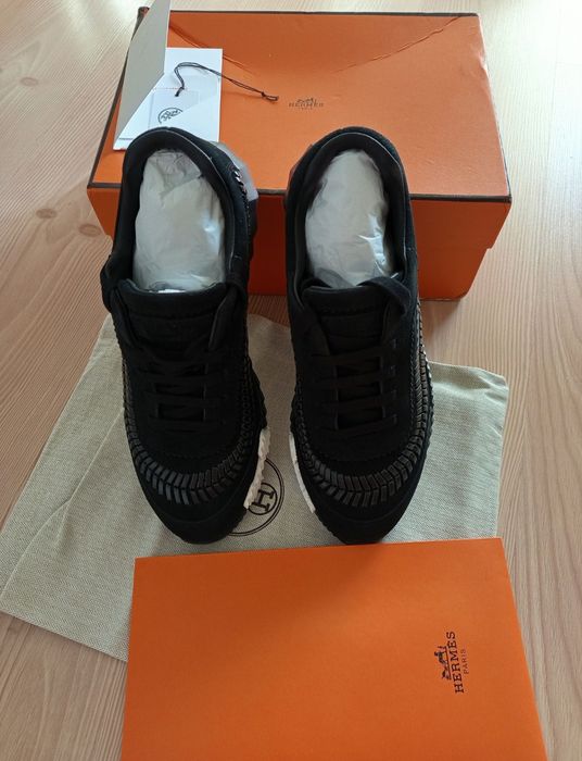 Adidași hermes bouncing